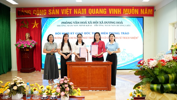 Hội nghị ký kết giao ước thực hiện phong trào
“Nhà trường cùng chung tay phát triển – Thầy cô cùng chia sẻ trách nhiệm”
- Ảnh 3.
