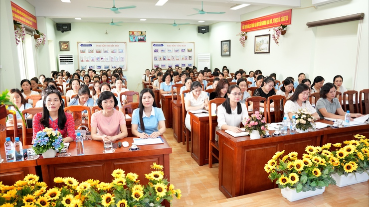 Trường mầm non Minh khai phối hợp với trường mầm non Dương Liễu tổ chức chuyên đề đối mới hình thức tổ chức hoạt động giáo dục trong linh vực phát triển thẩm mỹ tiếp cận chương trình giáo dục mầm non mới- Ảnh 2.