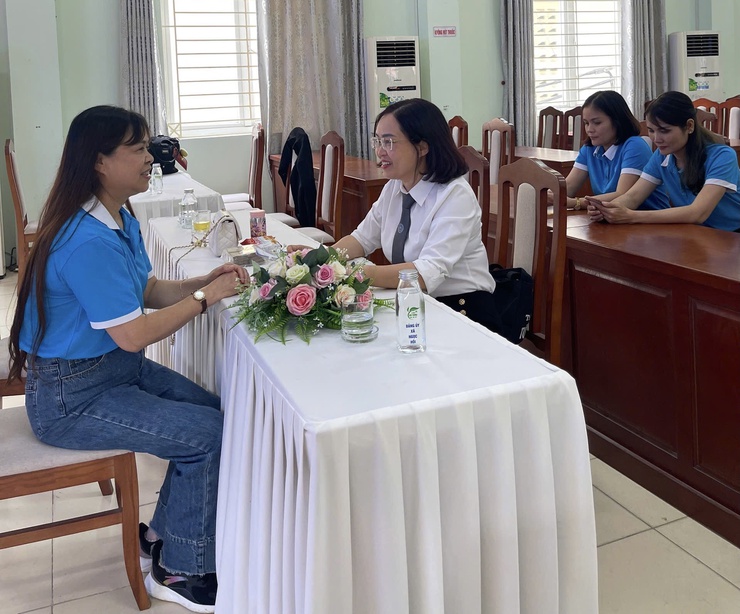 HỘI LHPN XÃ NGỌC HỒI ĐẨY MẠNH TUYÊN TRUYỀN LUẬT ĐẤT ĐAI, RA MẮT CÁC MÔ HÌNH CÂU LẠC BỘ PHỤ NỮ THIẾT THỰC- Ảnh 4.