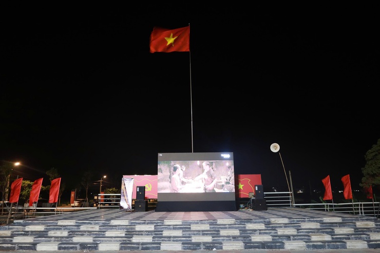 Sống lại những giây phút hào hùng qua bộ phim Địa đạo "Mặt trời trong bóng tối".- Ảnh 1.
