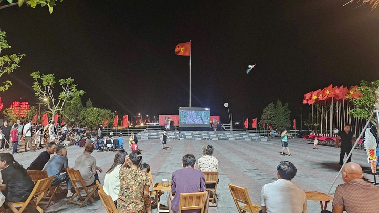 Sống lại những giây phút hào hùng qua bộ phim Địa đạo "Mặt trời trong bóng tối".- Ảnh 6.