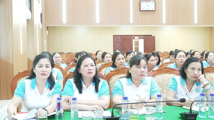 HỘI LHPN XÃ THƯ LÂM TỔ CHỨC HỘI NGHỊ SƠ KẾT CÔNG TÁC HỘI QUÝ I, TRIỂN KHAI NHIỆM VỤ QUÝ II NĂM 2026 VÀ PHÁT ĐỘNG PHONG TRÀO “LỢN ĐẤT TIẾT KIỆM – TRAO GỬI YÊU THƯƠNG”- Ảnh 15.