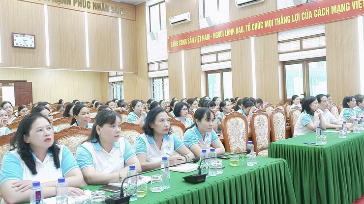 HỘI LHPN XÃ THƯ LÂM TỔ CHỨC HỘI NGHỊ SƠ KẾT CÔNG TÁC HỘI QUÝ I, TRIỂN KHAI NHIỆM VỤ QUÝ II NĂM 2026 VÀ PHÁT ĐỘNG PHONG TRÀO “LỢN ĐẤT TIẾT KIỆM – TRAO GỬI YÊU THƯƠNG”- Ảnh 7.