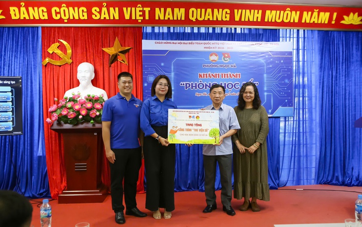 Phường Ngọc Hà khánh thành “Phòng học số”: Đưa AI đến gần cán bộ và người dân- Ảnh 4.