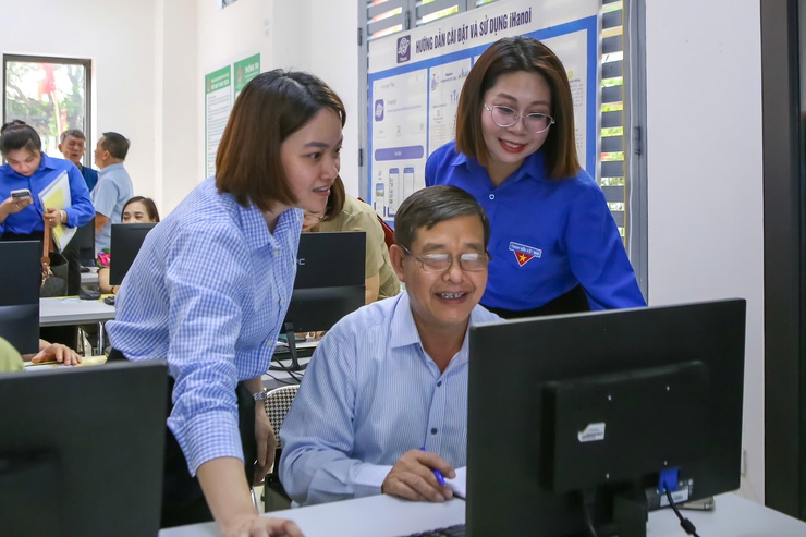 Phường Ngọc Hà khánh thành “Phòng học số”: Đưa AI đến gần cán bộ và người dân- Ảnh 2.