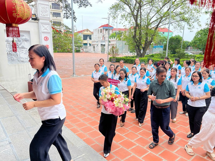 HỘI LHPN XÃ THƯ LÂM TỔ CHỨC HỘI NGHỊ SƠ KẾT CÔNG TÁC HỘI QUÝ I, TRIỂN KHAI NHIỆM VỤ QUÝ II NĂM 2026 VÀ PHÁT ĐỘNG PHONG TRÀO “LỢN ĐẤT TIẾT KIỆM – TRAO GỬI YÊU THƯƠNG”- Ảnh 4.