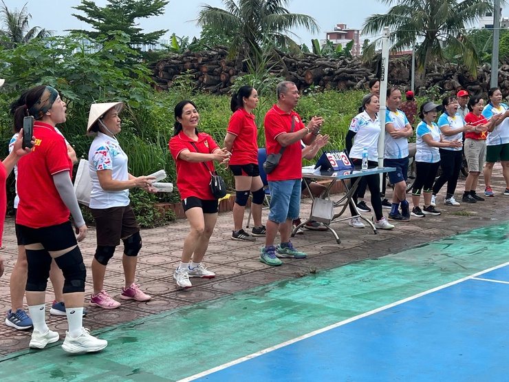 Sôi nổi Giải bóng chuyền hơi trung, cao tuổi phường Tây Mỗ năm 2026- Ảnh 4.