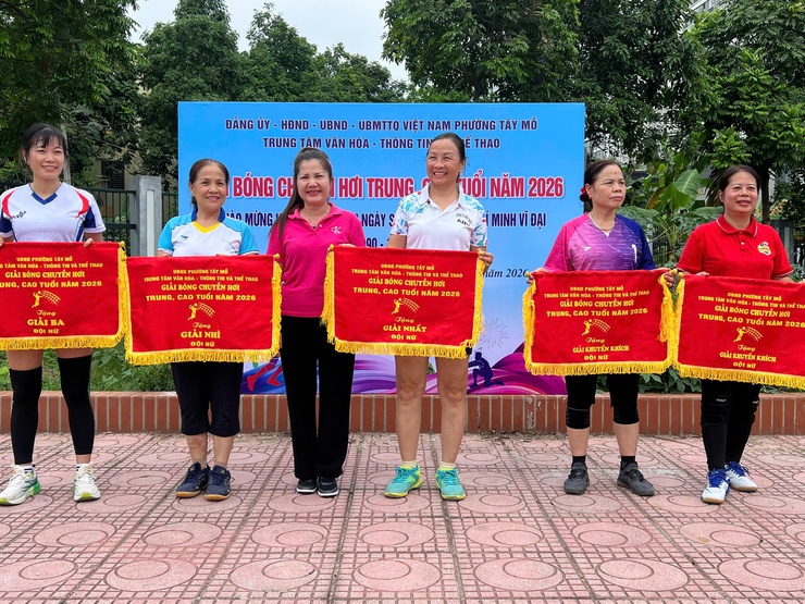 Sôi nổi Giải bóng chuyền hơi trung, cao tuổi phường Tây Mỗ năm 2026- Ảnh 9.