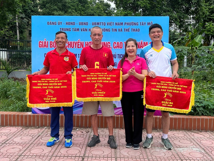 Sôi nổi Giải bóng chuyền hơi trung, cao tuổi phường Tây Mỗ năm 2026- Ảnh 8.