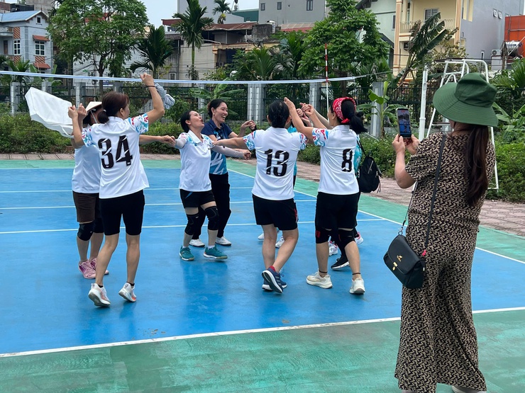 Sôi nổi Giải bóng chuyền hơi trung, cao tuổi phường Tây Mỗ năm 2026- Ảnh 7.