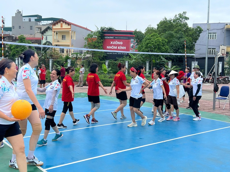 Sôi nổi Giải bóng chuyền hơi trung, cao tuổi phường Tây Mỗ năm 2026- Ảnh 5.