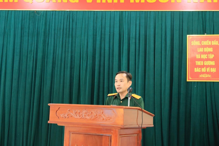 Đoàn công tác xã Thư Lâm thăm, động viên chiến sĩ mới tại Trung đoàn 58 Sư đoàn 308, Quân đoàn 12 (xã Lương Sơn, tỉnh Phú Thọ)- Ảnh 6.