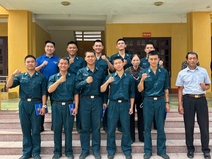 Đoàn công tác xã Thư Lâm thăm chiến sĩ mới tại Sư đoàn 371 – Quân chủng Phòng không – Không quân (phường Phù Liễn, thành phố Hải Phòng)- Ảnh 3.