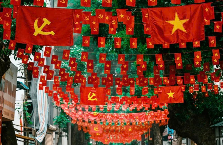 THÔNG BÁO CỦA UBND THÀNH PHỐ HÀ NỘI VỀ VIỆC TREO CỜ TỔ QUỐC CHÀO MỪNG ĐẠI HỘI ĐẠI BIỂU MẶT TRẬN TỔ QUỐC VIỆT NAM LẦN THỨ XI- Ảnh 3.