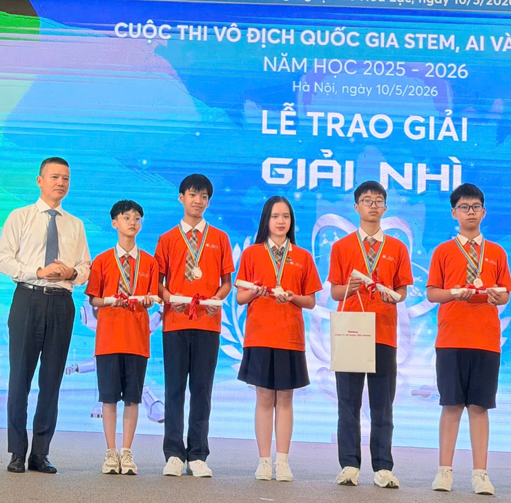 Học sinh phường Thanh Xuân giành Huy chương Bạc tại Chung kết Quốc gia STEM, AI và Robotics 2025–2026
- Ảnh 3.