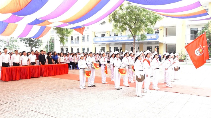 Ra mắt mô hình nước sạch học đường tại trường THCS Cao Viên xã Bình Minh- Ảnh 1.