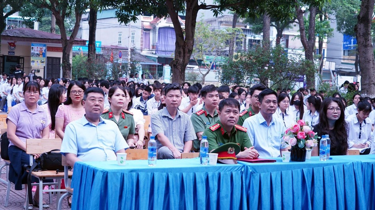 Trường THPT Chương Mỹ A triển khai mô hình “Trường học Ba nhất về an ninh, an toàn”- Ảnh 2.