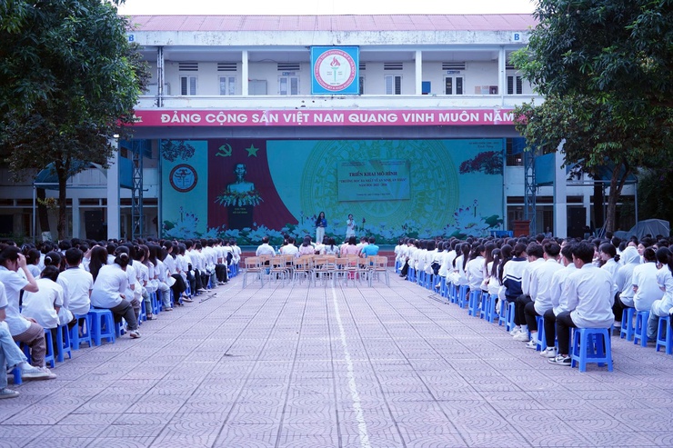 Trường THPT Chương Mỹ A triển khai mô hình “Trường học Ba nhất về an ninh, an toàn”- Ảnh 1.