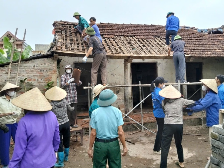 Ấm áp nghĩa tình tại thôn Tòng Lệnh 1: Chung tay giúp đỡ hội viên xây dựng nhà tình nghĩa- Ảnh 3.