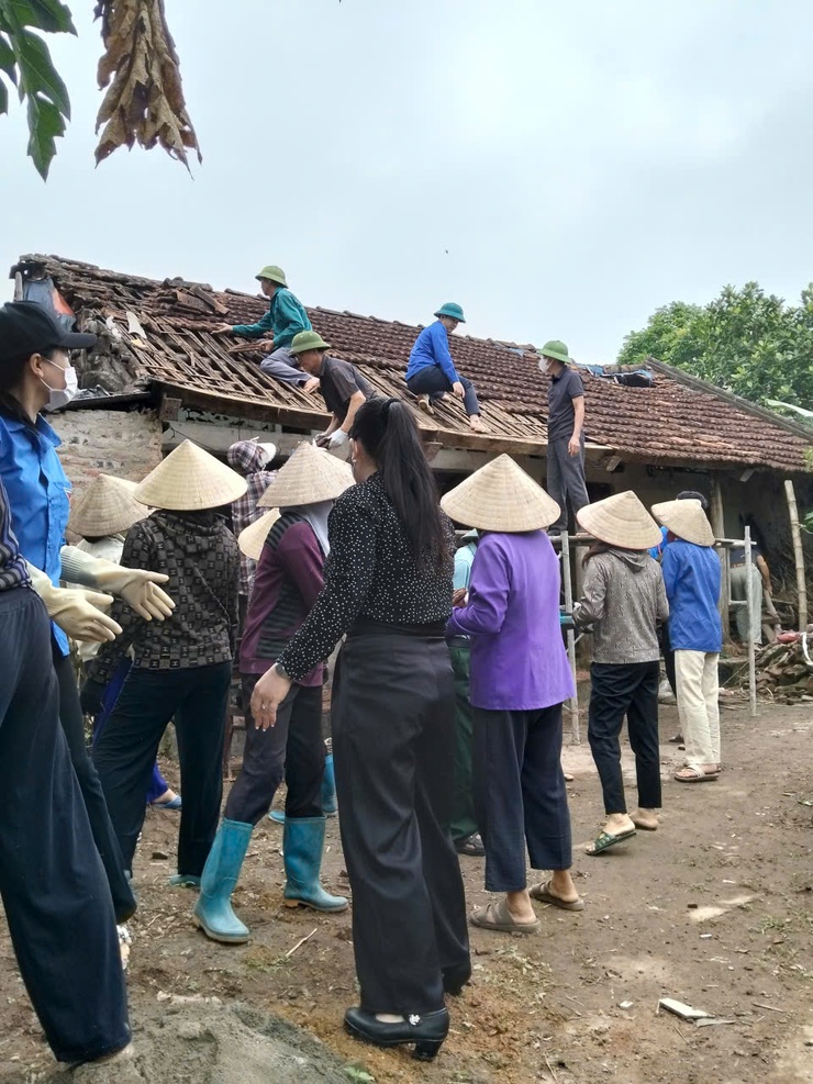 Ấm áp nghĩa tình tại thôn Tòng Lệnh 1: Chung tay giúp đỡ hội viên xây dựng nhà tình nghĩa- Ảnh 5.
