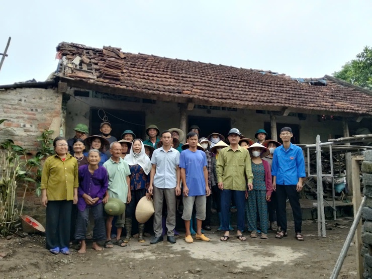 Ấm áp nghĩa tình tại thôn Tòng Lệnh 1: Chung tay giúp đỡ hội viên xây dựng nhà tình nghĩa- Ảnh 1.