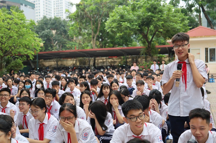 Xuân Đỉnh: Sôi nổi, ý nghĩa chương trình kỷ niệm 136 năm Ngày sinh Chủ tịch Hồ Chí Minh và 85 năm thành lập Đội TNTP Hồ Chí Minh- Ảnh 4.
