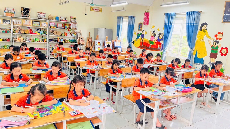 Học sinh trường tiểu học Sơn Đà gửi gắm ước mơ qua cuộc thi vẽ tranh "Ngôi nhà mơ ước" năm 2026- Ảnh 1.