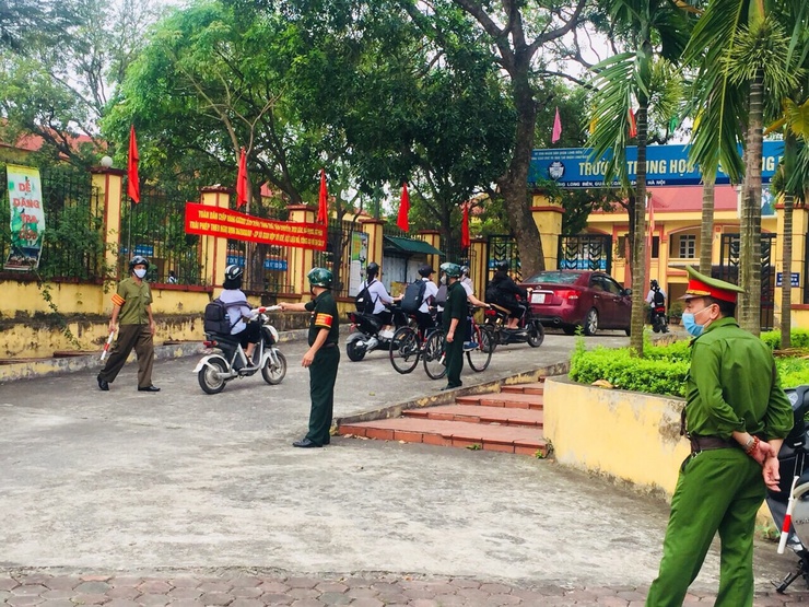 Bước chân thầm lặng giữ bình yên ngõ xóm của những Cựu chiến binh.- Ảnh 3.