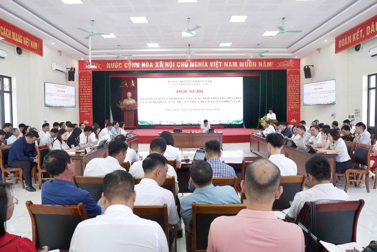 HỘI NGHỊ GIAO BAN BAN CHỈ ĐẠO CÔNG TÁC BỒI THƯỜNG HỖ TRỢ VÀ TÁI ĐỊNH CƯ CÁC DỰ ÁN TRÊN ĐỊA BÀN THIÊN LỘC- Ảnh 1.