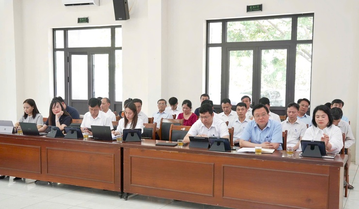 HỘI NGHỊ GIAO BAN BAN CHỈ ĐẠO CÔNG TÁC BỒI THƯỜNG HỖ TRỢ VÀ TÁI ĐỊNH CƯ CÁC DỰ ÁN TRÊN ĐỊA BÀN THIÊN LỘC- Ảnh 5.