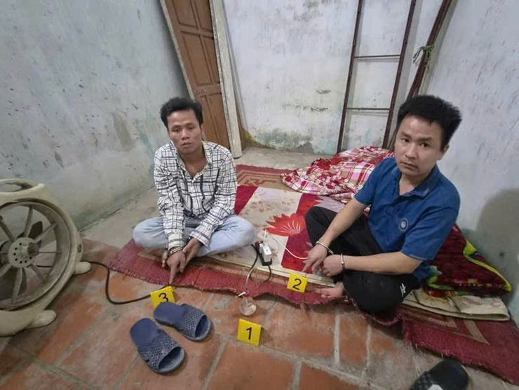Công an xã Phú Nghĩa bắt giữ 02 đối tượng tổ chức sử dụng trái phép chất ma túy- Ảnh 3.