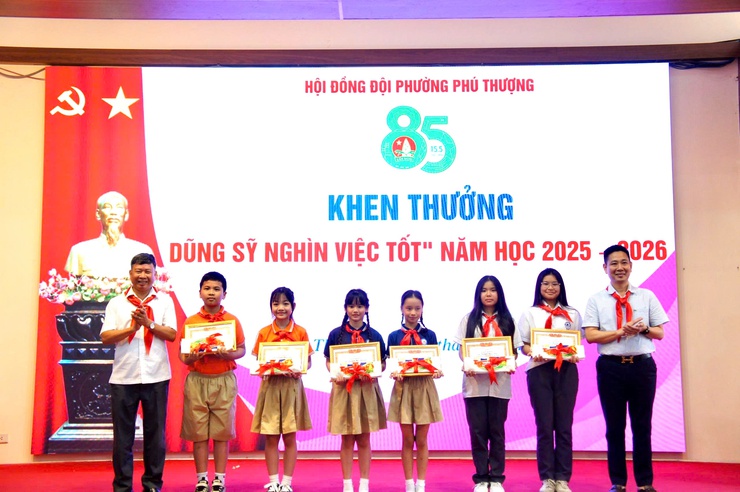 Phường Phú Thượng tổ chức kỷ niệm 85 năm Ngày thành lập Đội TNTP Hồ Chí Minh và tổng kết công tác Đội năm học 2025 – 2026- Ảnh 17.
