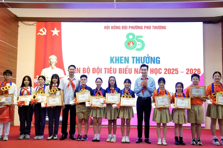 Phường Phú Thượng tổ chức kỷ niệm 85 năm Ngày thành lập Đội TNTP Hồ Chí Minh và tổng kết công tác Đội năm học 2025 – 2026- Ảnh 13.