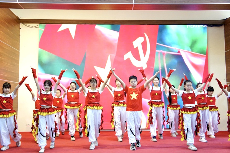 Phường Phú Thượng tổ chức kỷ niệm 85 năm Ngày thành lập Đội TNTP Hồ Chí Minh và tổng kết công tác Đội năm học 2025 – 2026- Ảnh 4.