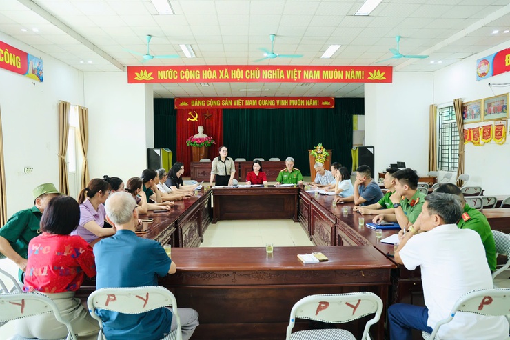 Tổ tuyên truyền, vận động Nhân dân trong công tác giải phóng mặt bằng thực hiện Dự án cải tạo, nâng cấp Quốc lộ 6 đoạn Ba La - Xuân Mai (địa bàn xã Trường Yên cũ) tổ chức hội nghị triển khai nhiệm vụ- Ảnh 1.