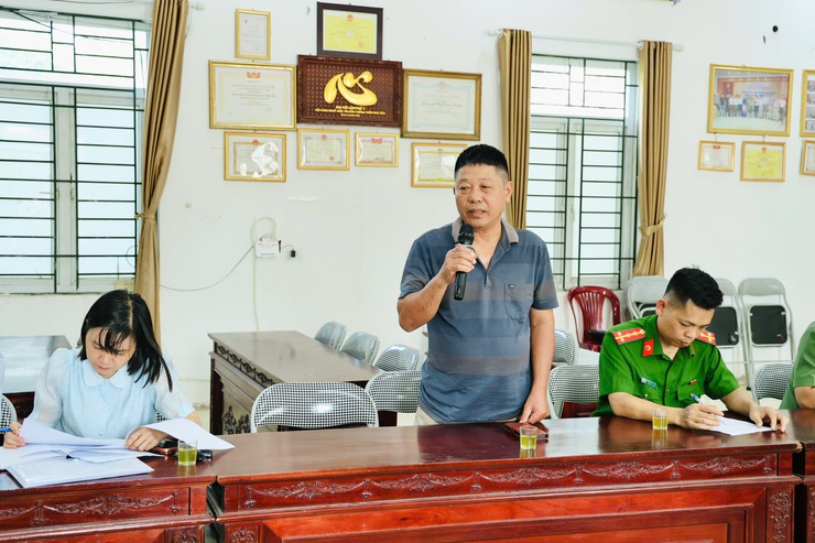 Tổ tuyên truyền, vận động Nhân dân trong công tác giải phóng mặt bằng thực hiện Dự án cải tạo, nâng cấp Quốc lộ 6 đoạn Ba La - Xuân Mai (địa bàn xã Trường Yên cũ) tổ chức hội nghị triển khai nhiệm vụ- Ảnh 6.