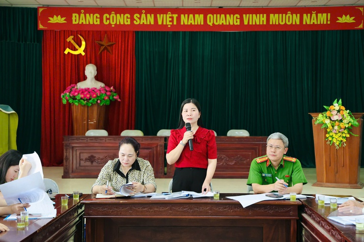 Tổ tuyên truyền, vận động Nhân dân trong công tác giải phóng mặt bằng thực hiện Dự án cải tạo, nâng cấp Quốc lộ 6 đoạn Ba La - Xuân Mai (địa bàn xã Trường Yên cũ) tổ chức hội nghị triển khai nhiệm vụ- Ảnh 10.