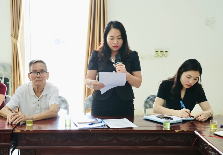 Tổ tuyên truyền, vận động Nhân dân trong công tác giải phóng mặt bằng thực hiện Dự án cải tạo, nâng cấp Quốc lộ 6 đoạn Ba La - Xuân Mai (địa bàn xã Trường Yên cũ) tổ chức hội nghị triển khai nhiệm vụ- Ảnh 3.