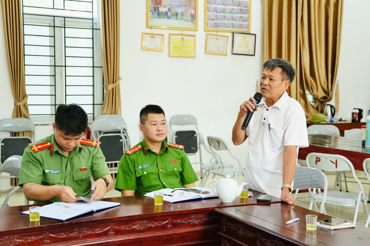 Tổ tuyên truyền, vận động Nhân dân trong công tác giải phóng mặt bằng thực hiện Dự án cải tạo, nâng cấp Quốc lộ 6 đoạn Ba La - Xuân Mai (địa bàn xã Trường Yên cũ) tổ chức hội nghị triển khai nhiệm vụ- Ảnh 7.