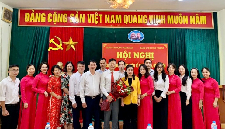 Đảng ủy phường Thanh Xuân tổ chức hội nghị chuyển giao Chi bộ Viện Nghiên cứu Sành sứ Thủy tinh Công nghiệp về trực thuộc Đảng ủy Bộ Công Thương- Ảnh 2.