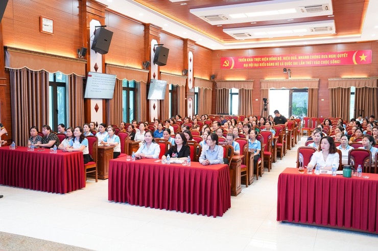 Nâng cao kỹ năng bảo vệ phụ nữ trên không gian mạng trên địa bàn xã Quốc Oai- Ảnh 1.