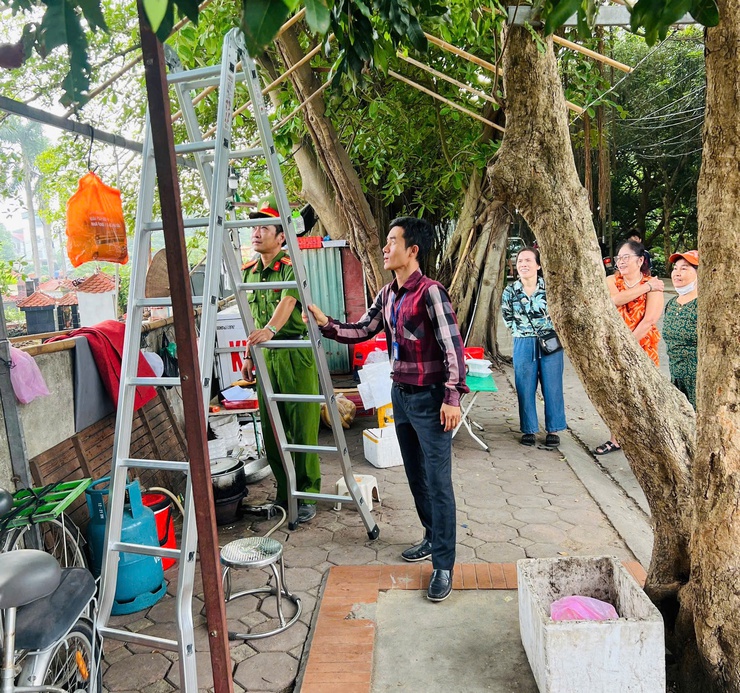 Nam Phù lập lại kỷ cương đô thị khu vực trường học: Mềm dẻo tạo đồng thuận, kiên quyết để giữ nề nếp- Ảnh 1.