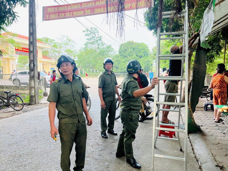 Nam Phù lập lại kỷ cương đô thị khu vực trường học: Mềm dẻo tạo đồng thuận, kiên quyết để giữ nề nếp- Ảnh 12.