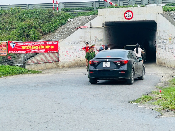 Nam Phù lập lại kỷ cương đô thị khu vực trường học: Mềm dẻo tạo đồng thuận, kiên quyết để giữ nề nếp- Ảnh 14.