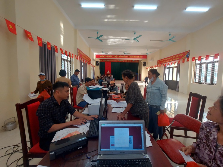 HIỆU QUẢ THIẾT THỰC TỪ MÔ HÌNH “DỊCH VỤ CÔNG LƯU ĐỘNG” TẠI XÃ PHƯỢNG DỰC - Ảnh 1.
