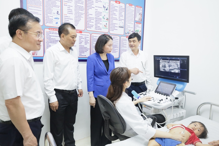 Hà Nội triển khai khám, chăm sóc sức khỏe cho trẻ em các xã vùng dân tộc, miền núi- Ảnh 4.