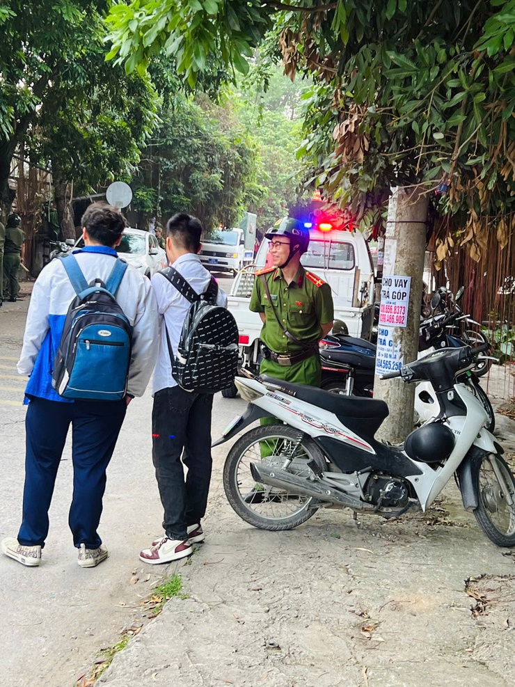 Nam Phù lập lại kỷ cương đô thị khu vực trường học: Mềm dẻo tạo đồng thuận, kiên quyết để giữ nề nếp- Ảnh 8.