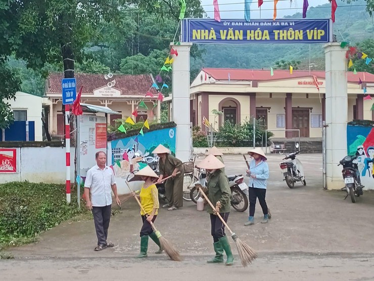 Các thôn trên địa bàn xã Ba Vì vệ sinh môi trường chào mừng Đại hội đại biểu toàn quốc MTTQ lần thứ XI- Ảnh 4.