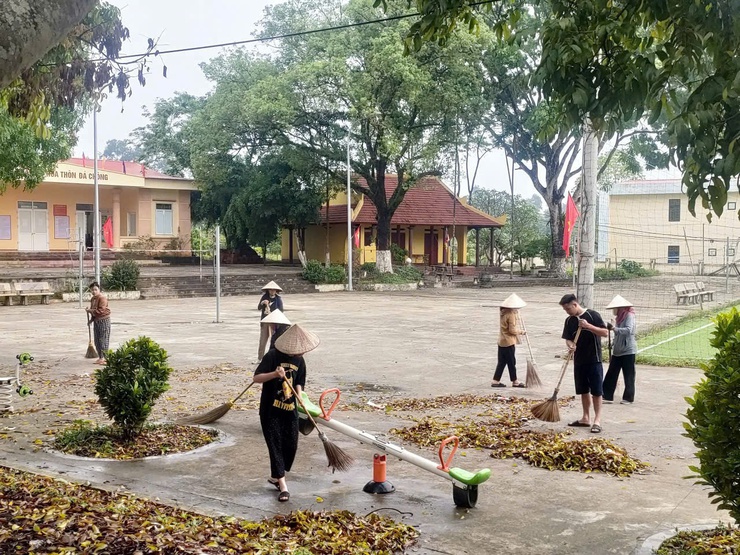 Các thôn trên địa bàn xã Ba Vì vệ sinh môi trường chào mừng Đại hội đại biểu toàn quốc MTTQ lần thứ XI- Ảnh 6.