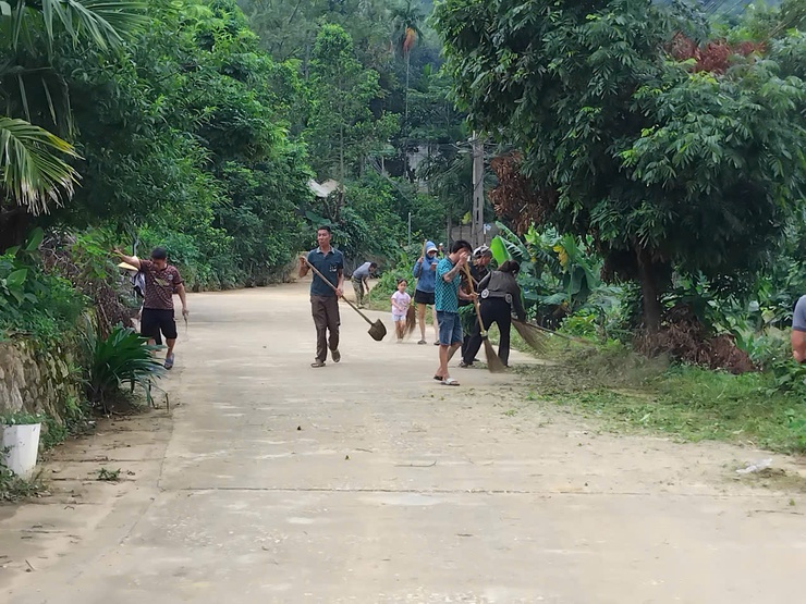 Các thôn trên địa bàn xã Ba Vì vệ sinh môi trường chào mừng Đại hội đại biểu toàn quốc MTTQ lần thứ XI- Ảnh 2.